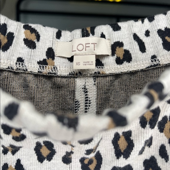 LOFT leopard skirt - Picture 3 of 3